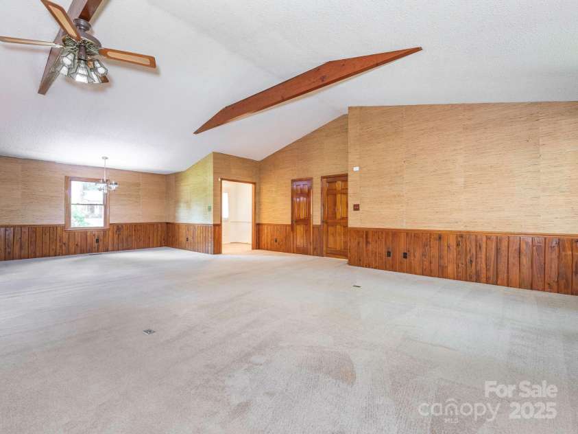 2222 Hearthstone Drive, Gastonia, NC 28056.  MLS# CAR4256250, YatesRealty ID 24878. Great Room