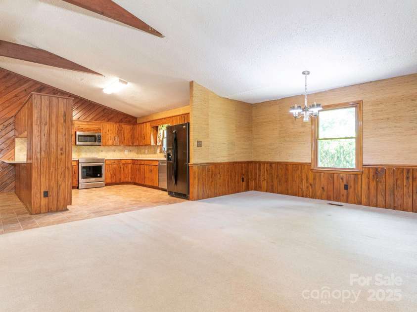 2222 Hearthstone Drive, Gastonia, NC 28056.  MLS# CAR4256250, YatesRealty ID 24878. Open Kitchen & dining