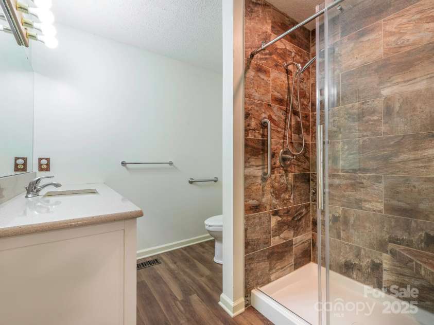 2222 Hearthstone Drive, Gastonia, NC 28056.  MLS# CAR4256250, YatesRealty ID 24878. Primary Bathroom