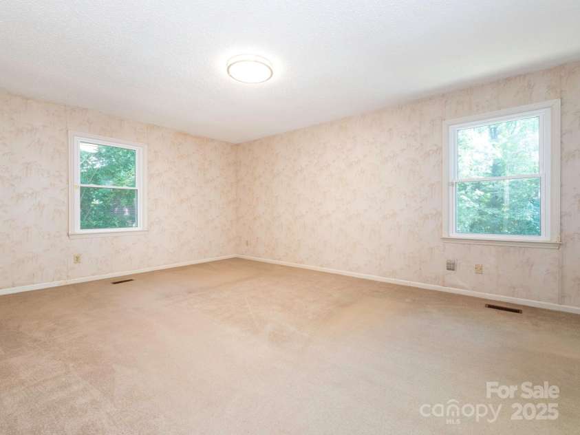 2222 Hearthstone Drive, Gastonia, NC 28056.  MLS# CAR4256250, YatesRealty ID 24878. Primary Bedroom