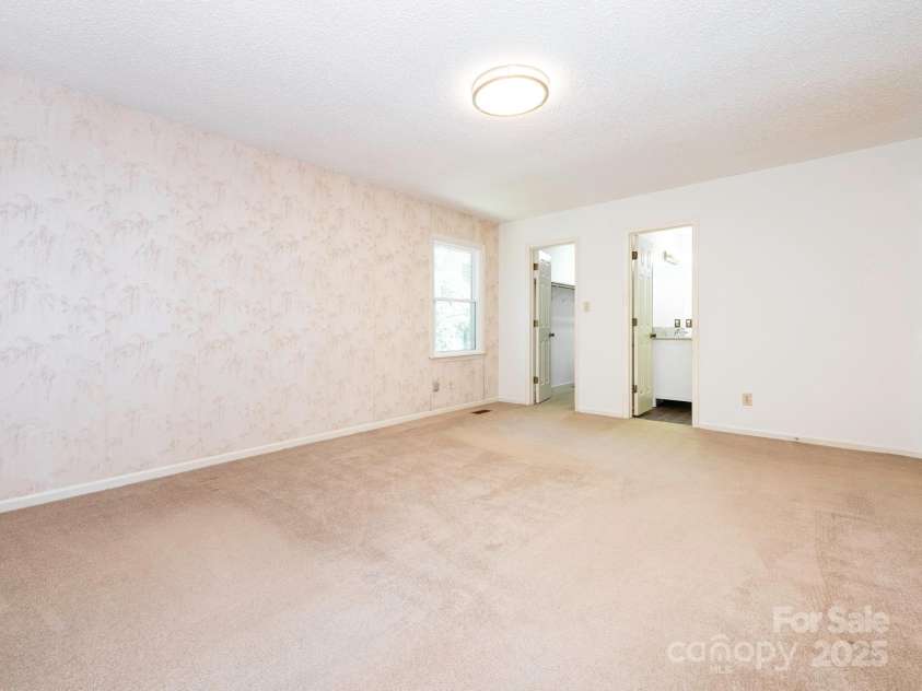 2222 Hearthstone Drive, Gastonia, NC 28056.  MLS# CAR4256250, YatesRealty ID 24878. Primary Bedroom