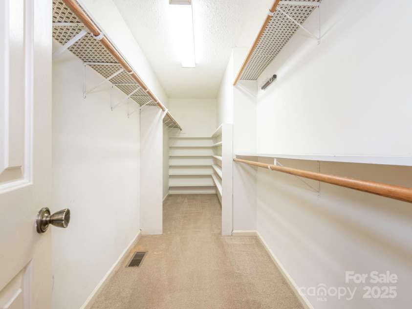 2222 Hearthstone Drive, Gastonia, NC 28056.  MLS# CAR4256250, YatesRealty ID 24878. Walk-in Closet