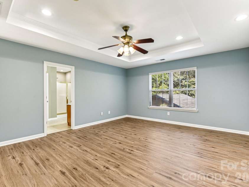 2632 Windsor Chase Drive, Matthews, NC 28105.  MLS# CAR4304091, YatesRealty ID 24879. 