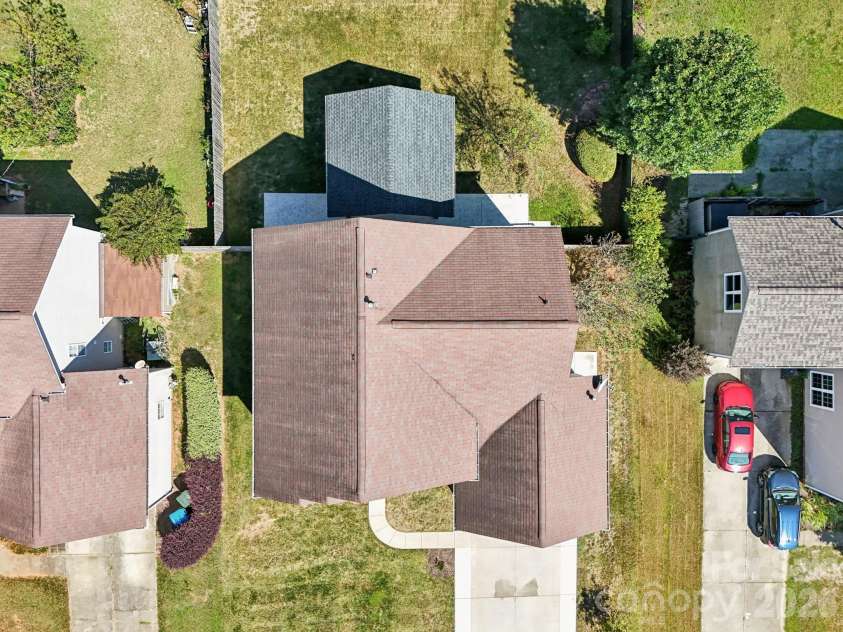 2632 Windsor Chase Drive, Matthews, NC 28105.  MLS# CAR4304091, YatesRealty ID 24879. 