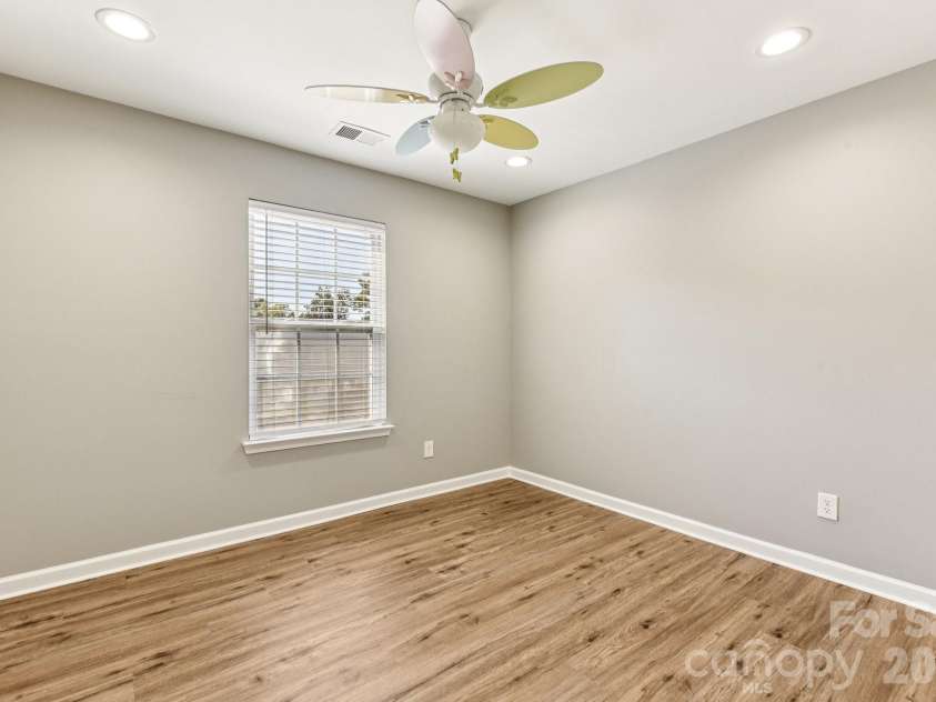 2632 Windsor Chase Drive, Matthews, NC 28105.  MLS# CAR4304091, YatesRealty ID 24879. Bedroom