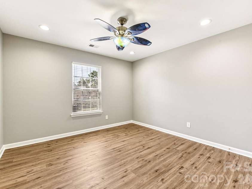 2632 Windsor Chase Drive, Matthews, NC 28105.  MLS# CAR4304091, YatesRealty ID 24879. Bedroom