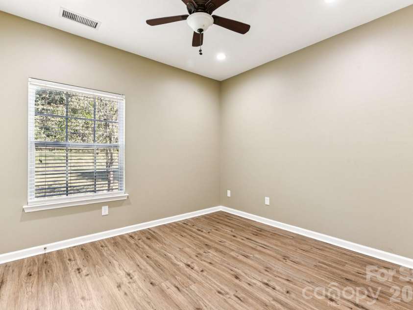 2632 Windsor Chase Drive, Matthews, NC 28105.  MLS# CAR4304091, YatesRealty ID 24879. Bedroom