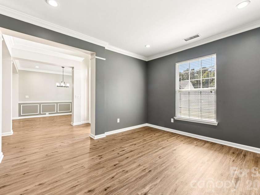 2632 Windsor Chase Drive, Matthews, NC 28105.  MLS# CAR4304091, YatesRealty ID 24879. Flex room