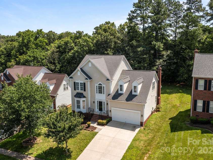 4519 Rock Stream Drive, Charlotte, NC 28269.  MLS# CAR4272079, YatesRealty ID 24879. 