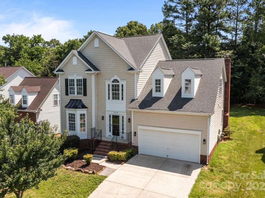 4519 Rock Stream Drive, Charlotte, NC 28269.  MLS# CAR4272079, YatesRealty ID 24879. 