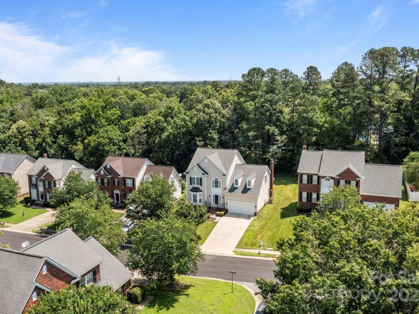 4519 Rock Stream Drive, Charlotte, NC 28269.  MLS# CAR4272079, YatesRealty ID 24879. 
