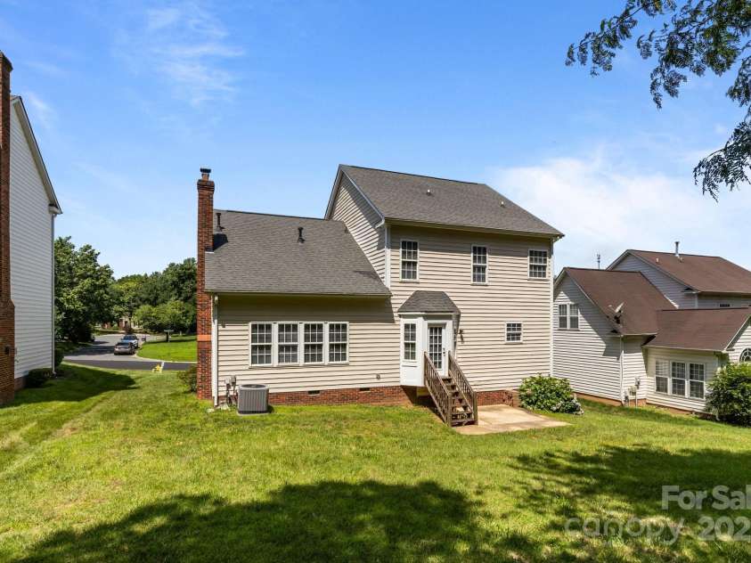 4519 Rock Stream Drive, Charlotte, NC 28269.  MLS# CAR4272079, YatesRealty ID 24879. 