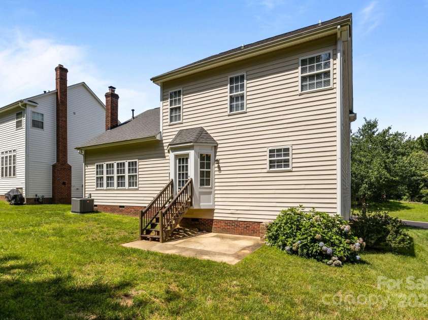 4519 Rock Stream Drive, Charlotte, NC 28269.  MLS# CAR4272079, YatesRealty ID 24879. 