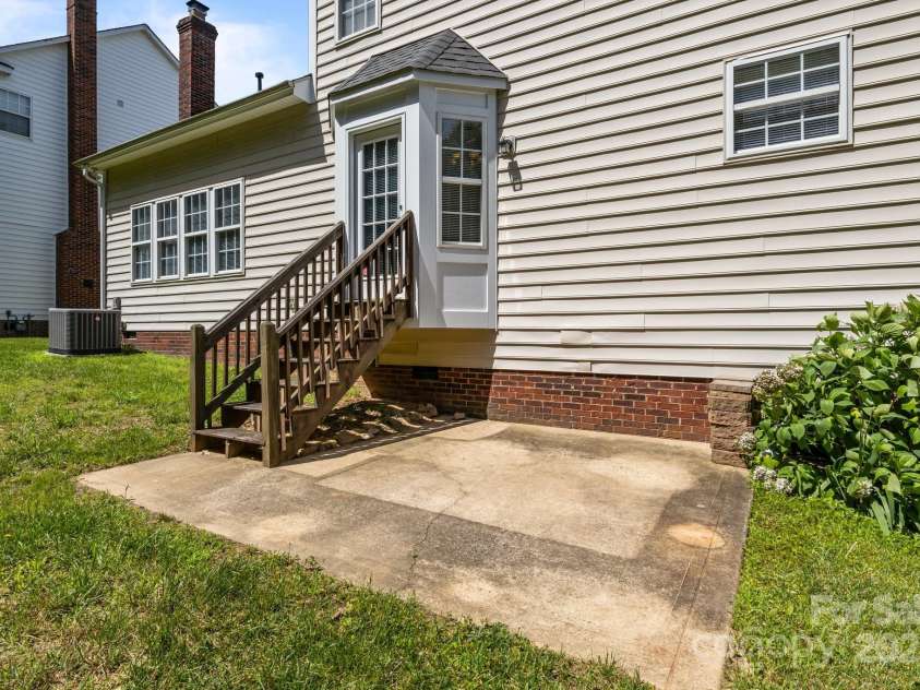 4519 Rock Stream Drive, Charlotte, NC 28269.  MLS# CAR4272079, YatesRealty ID 24879. 
