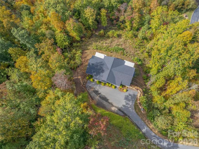 146 Red Hawk Knoll, Lake Lure, NC 28746.  MLS# CAR4334221, YatesRealty ID 2488. Nice and private away from other buildings