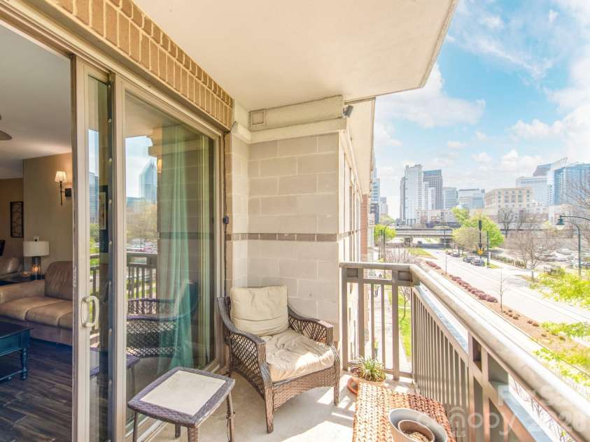 718 Trade Street, Charlotte, NC 28202.  MLS# CAR4279117, YatesRealty ID 2488. Views of uptown