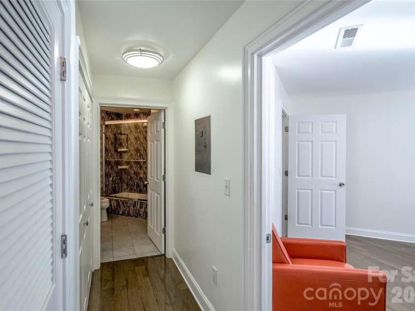 718 Trade Street, Charlotte, NC 28202.  MLS# CAR4413572, YatesRealty ID 2488. 