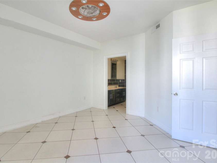 718 Trade Street, Charlotte, NC 28202.  MLS# CAR4413572, YatesRealty ID 2488. 