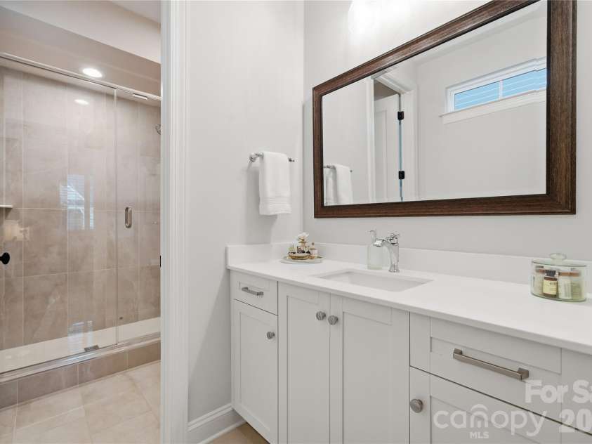 1016 Thatcher Way, Fort Mill, SC 29715.  MLS# CAR4337536, YatesRealty ID 24880. Full Bath Guest Ensuite