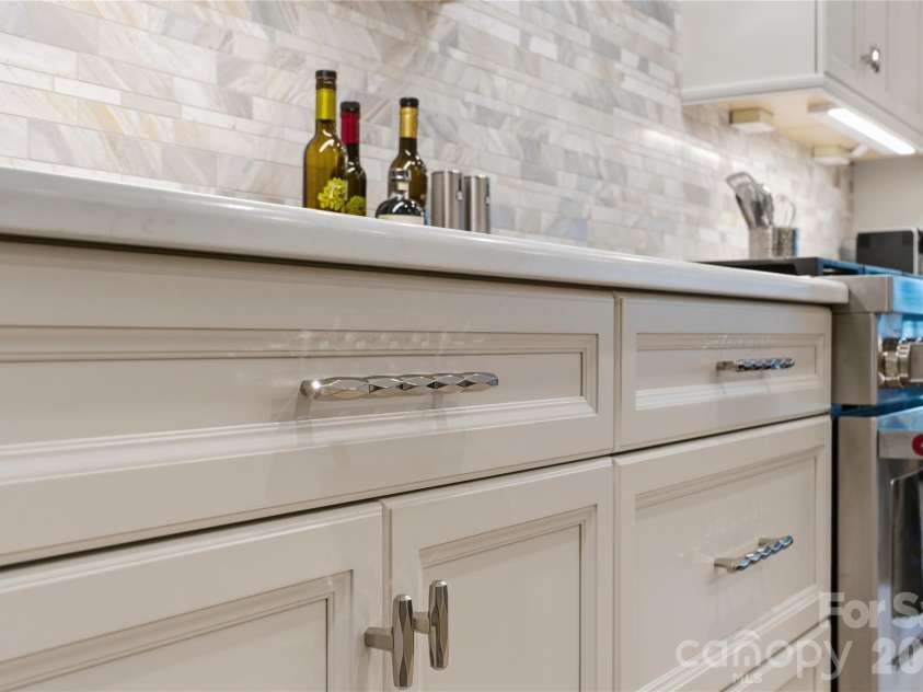 1016 Thatcher Way, Fort Mill, SC 29715.  MLS# CAR4337536, YatesRealty ID 24880. Kitchen and Living Area