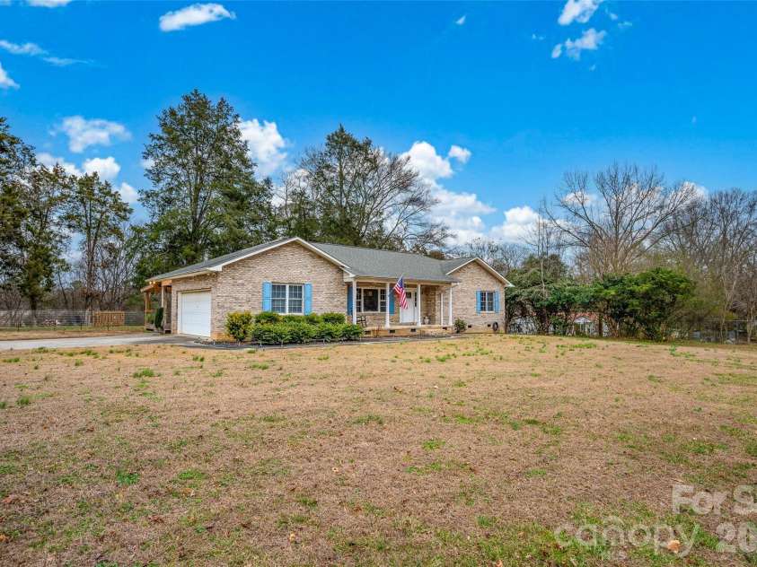 3740 Woodleaf Road, Salisbury, NC 28147.  MLS# CAR4340327, YatesRealty ID 24881. 