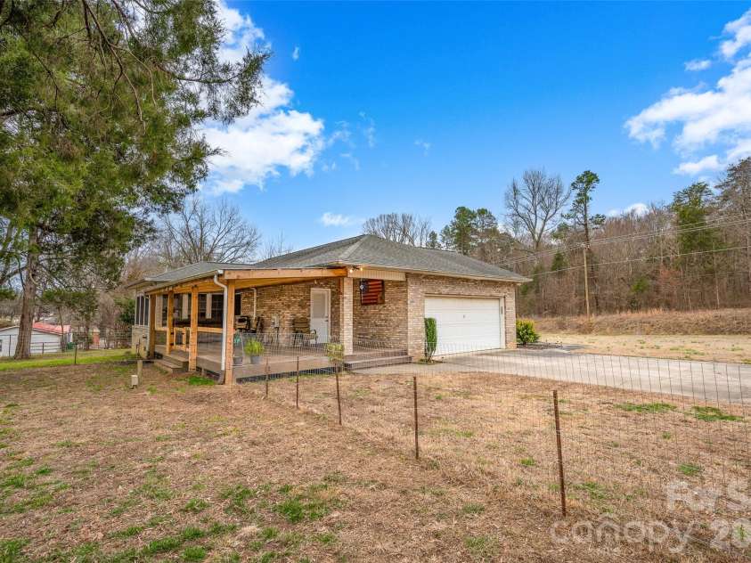 3740 Woodleaf Road, Salisbury, NC 28147.  MLS# CAR4340327, YatesRealty ID 24881. 