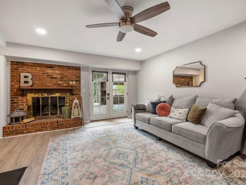 9025 Shields Drive, Huntersville, NC 28078.  MLS# CAR4242533, YatesRealty ID 24881. 