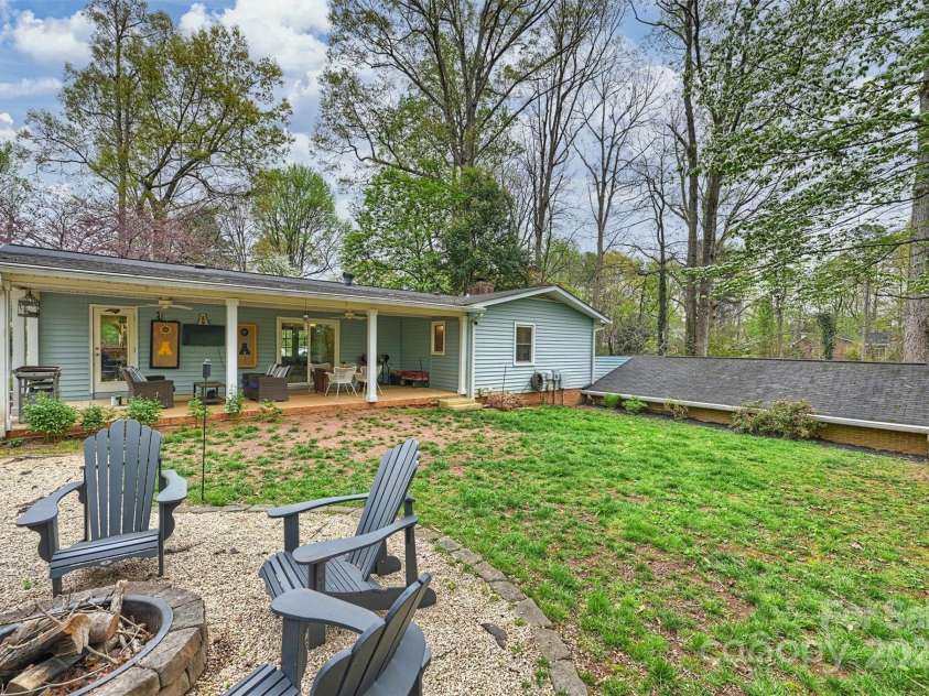 9025 Shields Drive, Huntersville, NC 28078.  MLS# CAR4242533, YatesRealty ID 24881. 