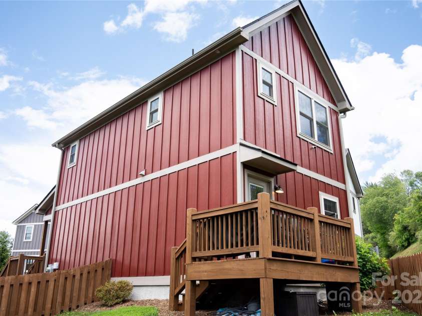 104 Wheeler Road, Weaverville, NC 28787.  MLS# CAR4260241, YatesRealty ID 24882. Freshly Stained Deck and Fencing