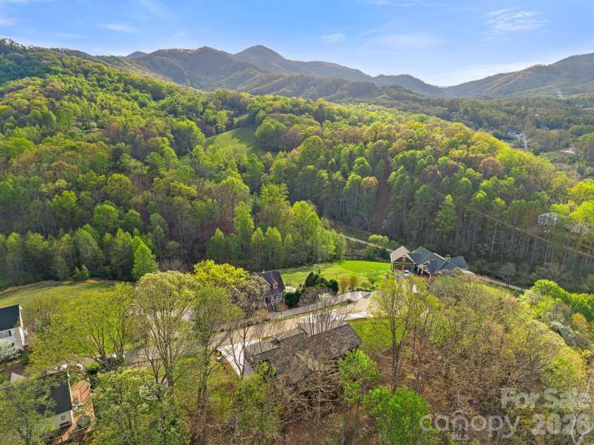 28 Lauren Lane, Candler, NC 28715.  MLS# CAR4365206, YatesRealty ID 24882. 
