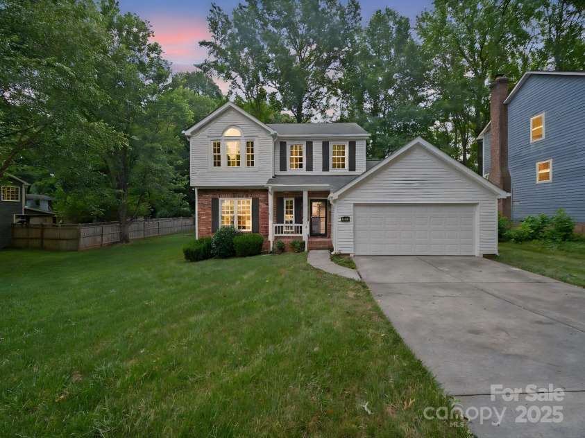 2808 Williams Station Road, Matthews, NC 28105.  MLS# CAR4278213, YatesRealty ID 24883. 