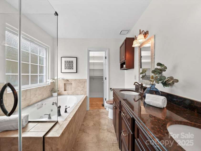 2808 Williams Station Road, Matthews, NC 28105.  MLS# CAR4278213, YatesRealty ID 24883. 