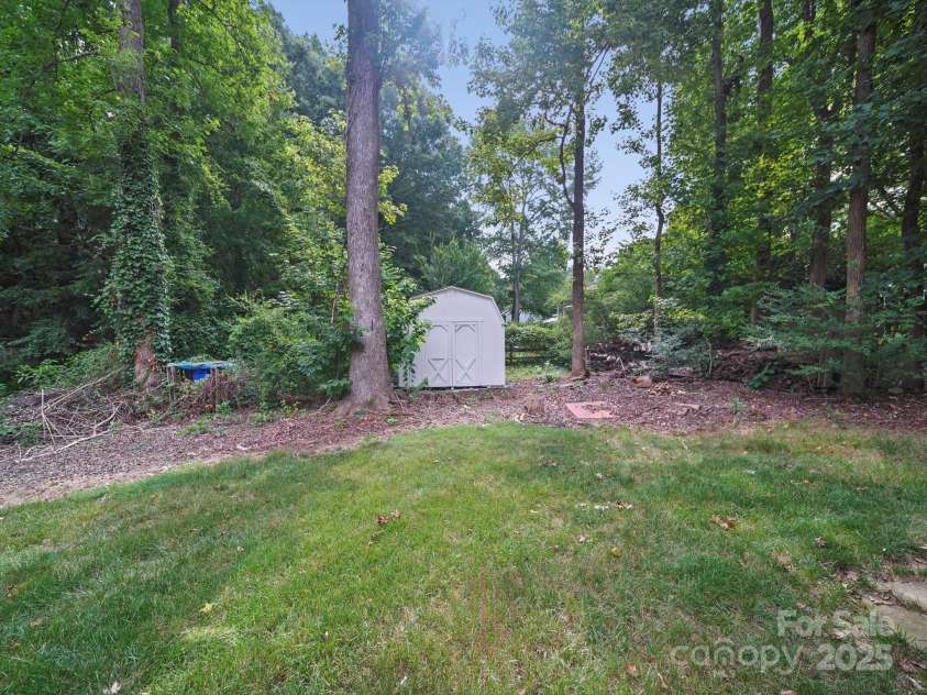 2808 Williams Station Road, Matthews, NC 28105.  MLS# CAR4278213, YatesRealty ID 24883. 