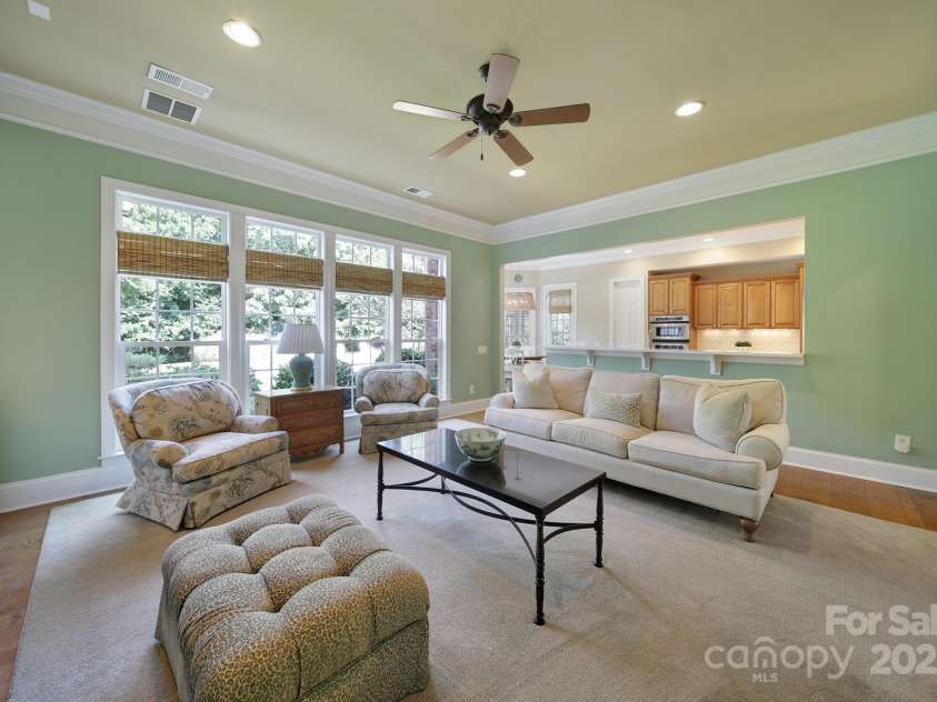 2909 Julian Glen Circle, Waxhaw, NC 28173.  MLS# CAR4274530, YatesRealty ID 24885. 