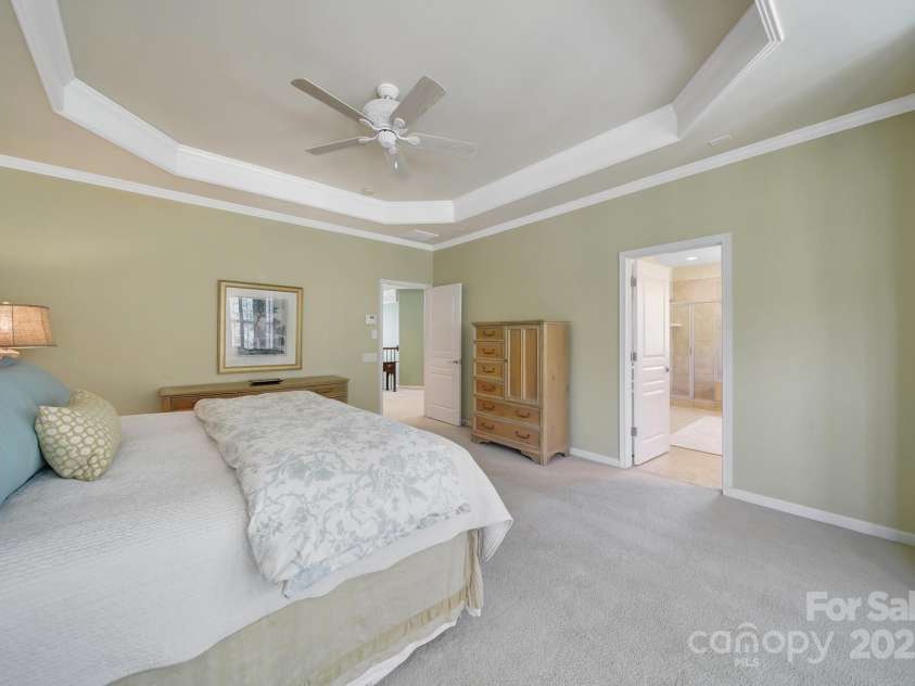 2909 Julian Glen Circle, Waxhaw, NC 28173.  MLS# CAR4274530, YatesRealty ID 24885. 