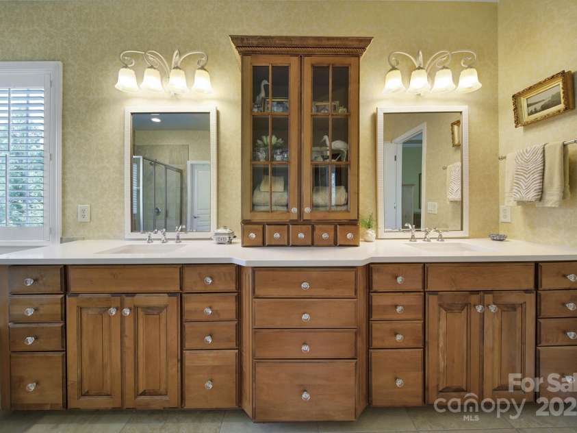 2909 Julian Glen Circle, Waxhaw, NC 28173.  MLS# CAR4274530, YatesRealty ID 24885. 