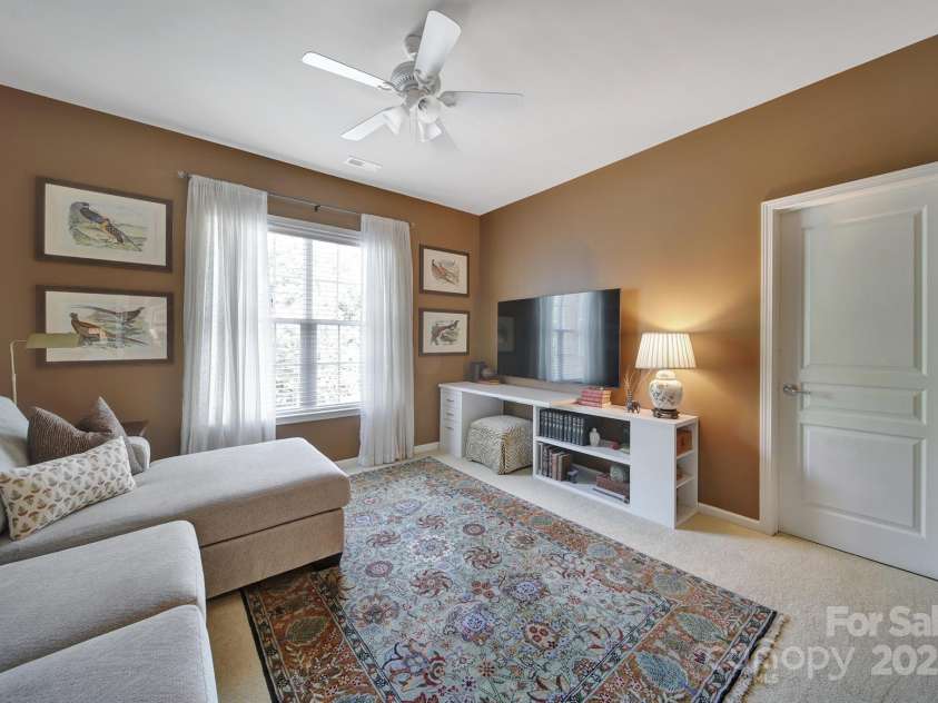 2909 Julian Glen Circle, Waxhaw, NC 28173.  MLS# CAR4274530, YatesRealty ID 24885. 