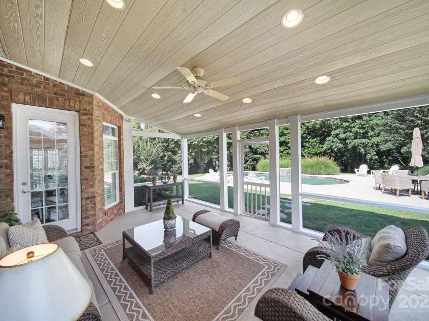 2909 Julian Glen Circle, Waxhaw, NC 28173.  MLS# CAR4274530, YatesRealty ID 24885. 