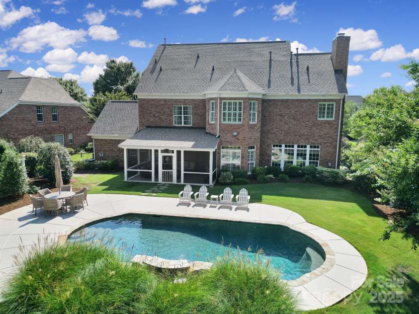 2909 Julian Glen Circle, Waxhaw, NC 28173.  MLS# CAR4274530, YatesRealty ID 24885. 