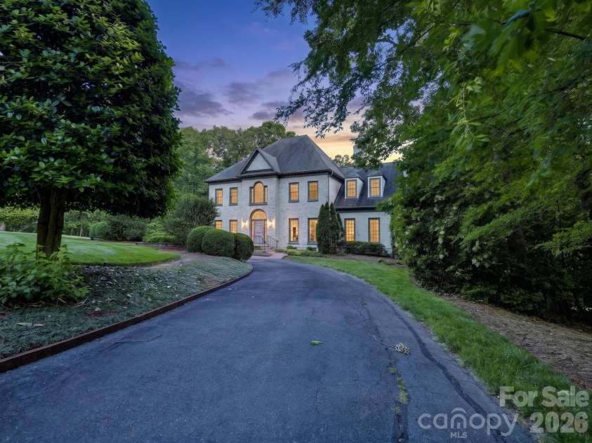 5500 Hardison Road, Charlotte, NC 28226.  MLS# CAR4382791, YatesRealty ID 24886. 