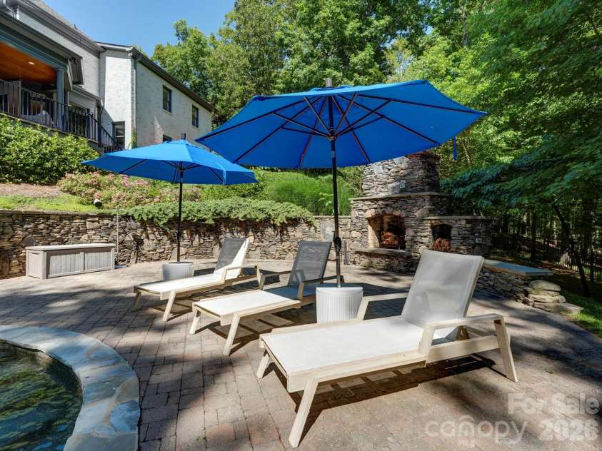 5500 Hardison Road, Charlotte, NC 28226.  MLS# CAR4382791, YatesRealty ID 24886. 
