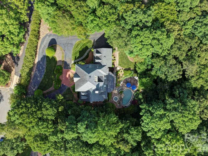 5500 Hardison Road, Charlotte, NC 28226.  MLS# CAR4382791, YatesRealty ID 24886. 