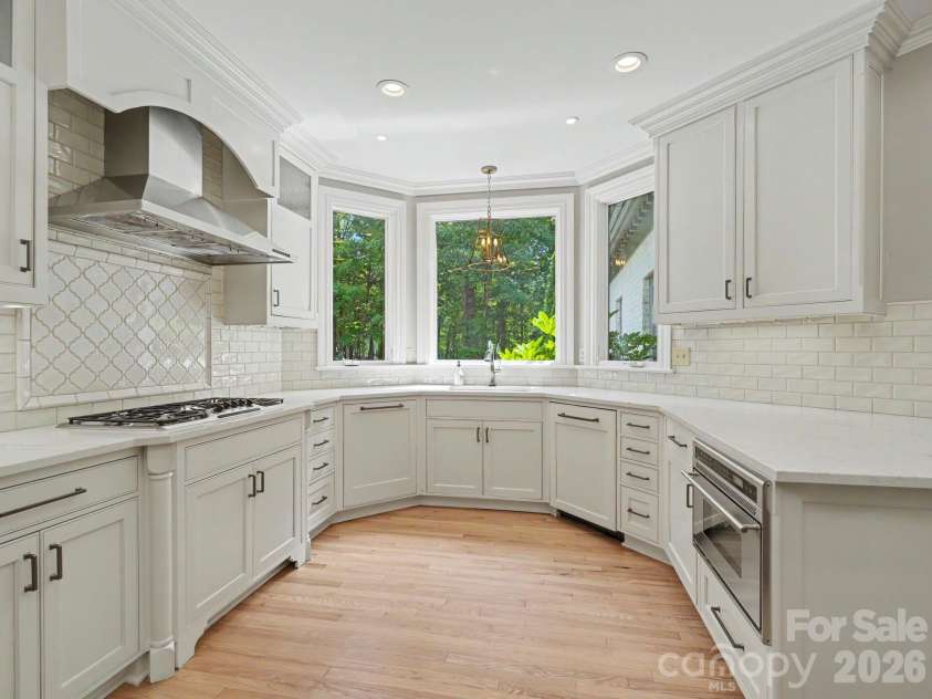 5500 Hardison Road, Charlotte, NC 28226.  MLS# CAR4382791, YatesRealty ID 24886. 