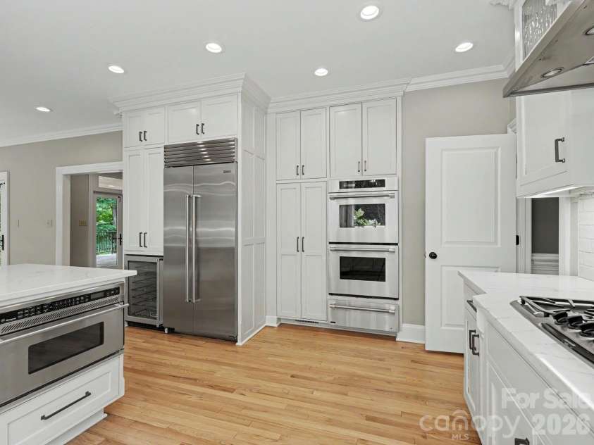5500 Hardison Road, Charlotte, NC 28226.  MLS# CAR4382791, YatesRealty ID 24886. 