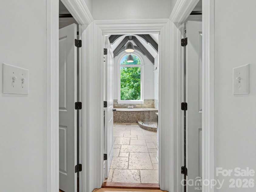 5500 Hardison Road, Charlotte, NC 28226.  MLS# CAR4382791, YatesRealty ID 24886. 