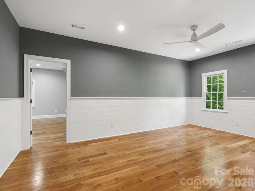 5500 Hardison Road, Charlotte, NC 28226.  MLS# CAR4382791, YatesRealty ID 24886. 