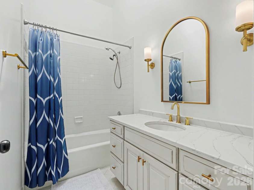 5500 Hardison Road, Charlotte, NC 28226.  MLS# CAR4382791, YatesRealty ID 24886. 