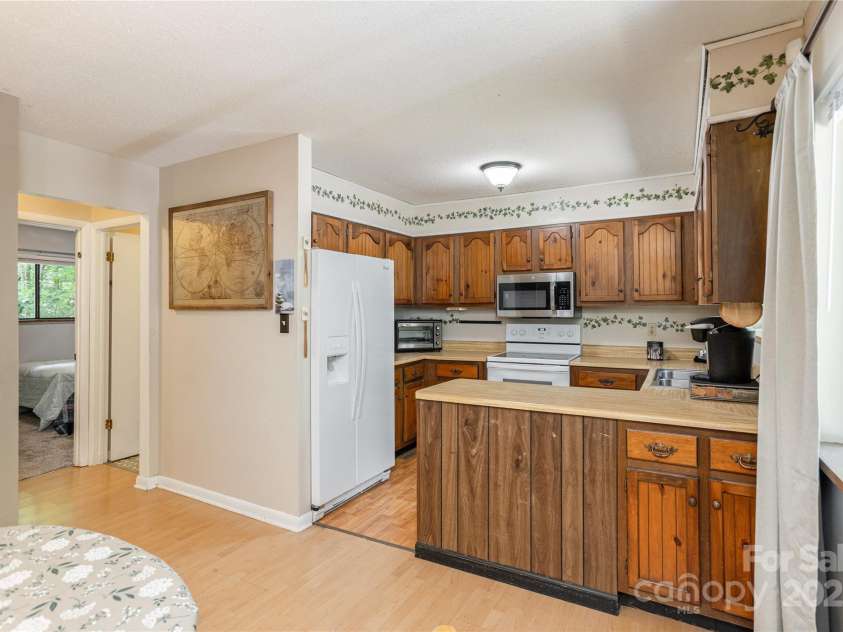 64 Mine Mountain Drive, Pisgah Forest, NC 28768.  MLS# CAR4277218, YatesRealty ID 24886. 