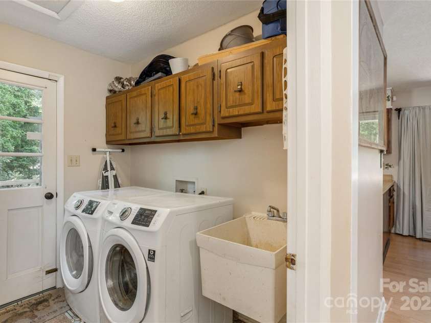 64 Mine Mountain Drive, Pisgah Forest, NC 28768.  MLS# CAR4277218, YatesRealty ID 24886. 