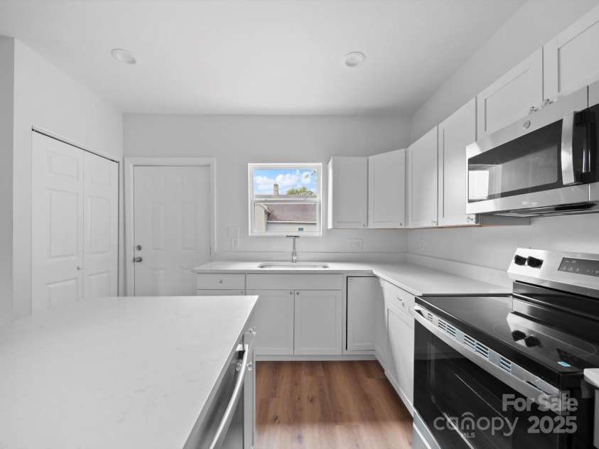 815 Church Street, Kings Mountain, NC 28086.  MLS# CAR4277255, YatesRealty ID 24888. 